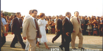 Ο υφυπουργός Προεδρίας Κυβερνήσεως, επί θεμάτων ‘Αθλητισμού, κ. Αχιλλέας Καραμανλής εγκαινίασε τo 1979 το κλειστό Γυμναστήριο της πόλεως – Από τη στήλη του κ. Γ. Καζαντζή στον Παλμό 26/09/2018