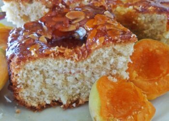 Μαγειρεύοντας με την Αρετή: Κέικ Βερίκοκο με ινδοκάρυδο!