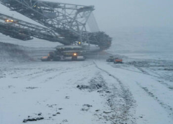 Μάχη με το χιονιά δίνουν οι λιγνιτωρύχοι στο ΛΚΔΜ  – Για να μην απειληθεί η ηλεκτροδότηση της χώρας