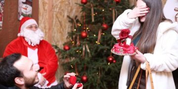 Η πρωτότυπη και όμορφη πρόταση γάμου του Κώστα από την Πτολεμαΐδα, στην Αργυρώ, στο σπιτάκι του Άγιου Βασίλη στη Βέροια