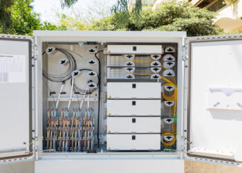 COSMOTE Fiber: Ξεπέρασαν τα 3 εκατομμύρια τα νοικοκυριά και οι επιχειρήσεις με πρόσβαση σε ταχύτητες οπτικών ινών