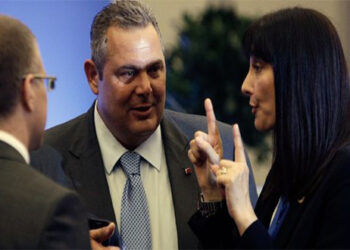 Ο Καμμένος διέγραψε την Κουντουρά από τους ΑΝΕΛ