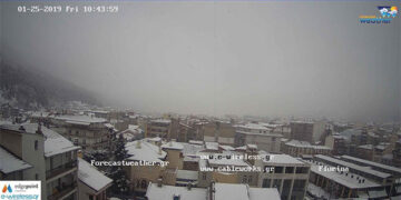 Πυκνές χιονοπτώσεις σε εξέλιξη σε Φλώρινα, Πισοδέρι, Μέτσοβο και Σαμαρίνα Γρεβενών