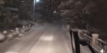 Video από τον αποχιονισμό του Βελβεντού από μηχάνημα της Π.Ε. Κοζάνης