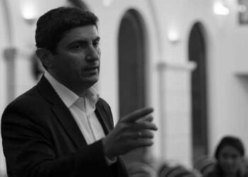 «Με ψευδεπίγραφες αλλαγές στο Σύνταγμα των Σκοπίων ο ΣΥΡΙΖΑ φέρνει τη Συμφωνία των Πρεσπών»  – Γράφει ο Λευτέρης Αυγενάκης*