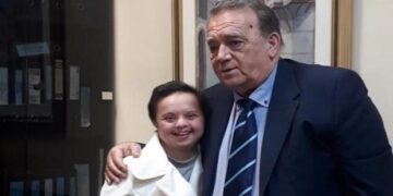 Καστοριά: Υποτροφία από τον Δήμο πήρε η φοιτήτρια Μαρία Νίτσα με σύνδρομο down