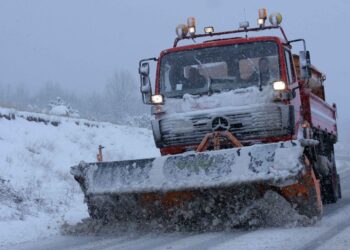 Δήμος Κοζάνης: 18 εκχιονιστικά μηχανήματα επιχειρούν στους δρόμους – ενημέρωση