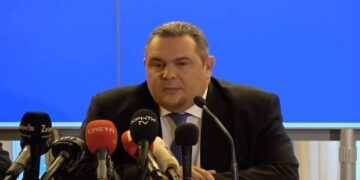 Live η συνέντευξη Τύπου του Καμμένου μετά την αποχώρηση από την κυβέρνηση