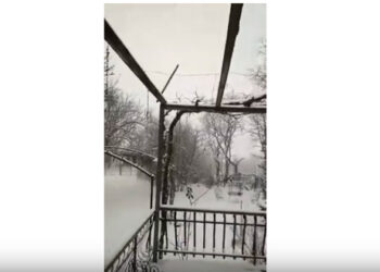 Φοβερό σκηνικό στην Κοζάνη το απόγευμα-Σφοδρή χιονόπτωση με βροντές και «μπουμπουνητό»-Δείτε το βίντεο!