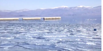 Εντυπωσιακό video από την παγωμένη λίμνη της Καστοριάς (βίντεο)