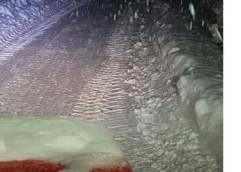 Φοβερές εικόνες μέσα στη νύχτα από τον αποχιονισμό του δρόμου Λιβαδερού-Μεταξά-Βίντεο και φωτογραφίες μέσα από εκχιονιστικό!