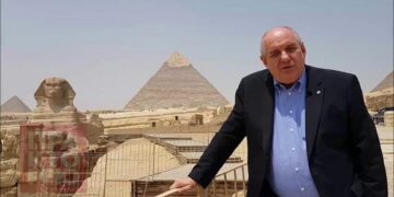 ΝΔ: Πρόκληση – 70 ταξίδια σε 26 μήνες θητείας από τον υφ. Εξωτερικών Τ. Κουίκ