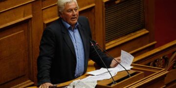 Παπαχριστόπουλος: Τέσσερις βουλευτές των ΑΝΕΛ θα δώσουν ψήφο εμπιστοσύνης