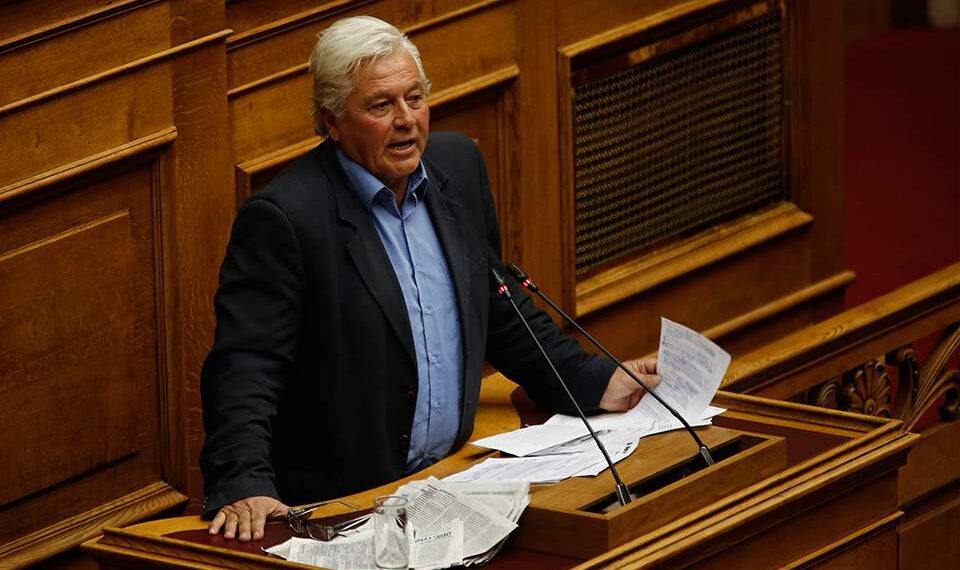 Παπαχριστόπουλος: Τέσσερις βουλευτές των ΑΝΕΛ θα δώσουν ψήφο εμπιστοσύνης