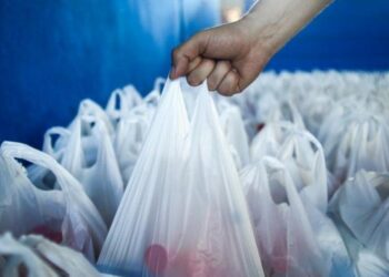 Ενημέρωση των καταστηματαρχών για την αλλαγή στην τιμή της πλαστικής σακούλας