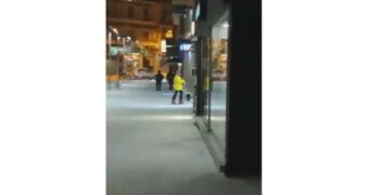Κοζάνη: Ένας απίθανος τύπος βγήκε με τα… σκι μέσα στον χιονισμένο κεντρικό πεζόδρομο-Βίντεο!