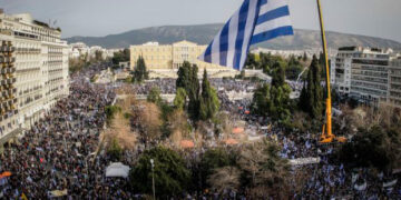 Συλλαλητήριο για τη Μακεδονία: Πυρετώδεις προετοιμασίες – Λεωφορεία από όλη την Ελλάδα (spot)