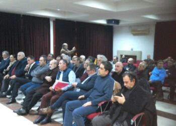 Σύσκεψη για τον ΑΗΣ Καρδιάς: “Τους δείχνουν το φεγγάρι κι αυτοί κοιτούν το δάχτυλο”  – Από τα Παραπολιτικά του Παλμού 09/01/2018