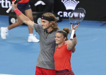 Τρομεροί Τσιτσιπάς – Σάκκαρη: Νίκησαν Φέντερερ και Μπέντσιτς