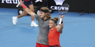 Τρομεροί Τσιτσιπάς – Σάκκαρη: Νίκησαν Φέντερερ και Μπέντσιτς