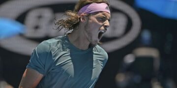 Μυθικός Τσιτσιπάς προκρίθηκε στους “4” του Australian Open