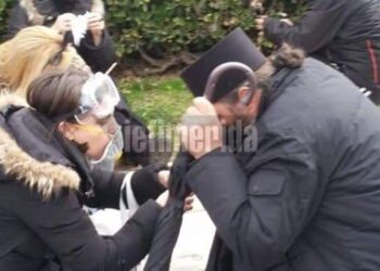 Ο πατήρ Χριστοφόρος από την Άρδασσα έπεσε θύμα των χημικών του συλλαλητηρίου για την ελληνικότητα της Μακεδονίας!