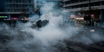 Χημικοί εναντίον Τσίπρα: Τα χημικά στις διαδηλώσεις μπορούν να προκαλέσουν ακόμα και θάνατο