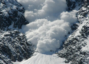 ΤΩΡΑ: Χιονοστιβάδα στο Μπάνσκο καταπλάκωσε άτομα! Δυο νεκροί (ΒΙΝΤΕΟ)