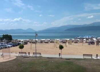 Δείτε πως αξιοποιούν οι βόρειοι γείτονες μας τις λίμνες – Σημαντικές υποδομές, ξέφρενα πάρτυ και χιλιάδες κόσμου στις παραλίες!