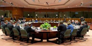 Γαλλία: «Σκόπια και Τίρανα να περιμένουν κι άλλο πριν την ένταξη στην ΕΕ»