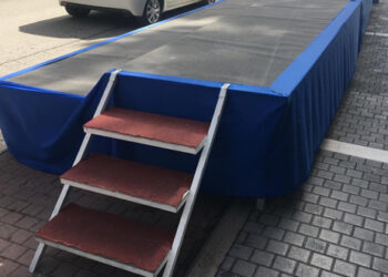 Στήθηκε η εξέδρα των επισήμων για την αυριανή επέτειο απελευθέρωσης της Κοζάνης