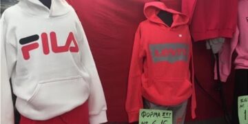 Πρόστιμο €10.500 για ρούχα-μαϊμού στο πανηγύρι του Αμυνταίου