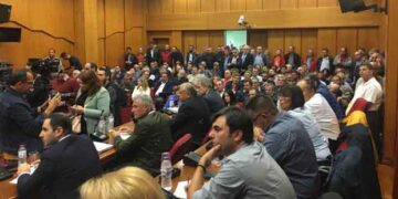 Κασαπίδης: «Είμαστε σε κατάσταση εκτάκτου ανάγκης- Αν δεν έχουμε αντικατάσταση σε αυτά που θα χάνει η περιοχή δεν προχωράμε στο κλείσιμο των μονάδων»- Τι είπε στη δευτερολογία ο Περιφερειάρχης