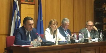 Πρώτη αντιπαράθεση Κασαπίδη με Καρυπίδη- Ζεμπιλιάδου για το ΠΕΠ- Ο Περιφερειάρχης αποκάλυψε επιστολή- καμπανάκι από το Υπουργείο Ανάπτυξης- Για μεταφορά χρημάτων σε υποχρεώσεις του κράτους έκανε λόγο η αντιπολίτευση