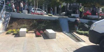 Εργασίες καλλωπισμού στην κεντρική πλατεία Κοζάνης (φωτο)