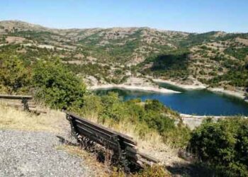 Το φράγμα της Πραμόριτσας επισκέφθηκε ο Αντιπεριφερειάρχης της Π.Ε. Κοζάνης Γρηγόρης Τσιούμαρης με κλιμάκιο των τεχνικών υπηρεσιών