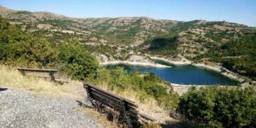Το φράγμα της Πραμόριτσας επισκέφθηκε ο Αντιπεριφερειάρχης της Π.Ε. Κοζάνης Γρηγόρης Τσιούμαρης με κλιμάκιο των τεχνικών υπηρεσιών