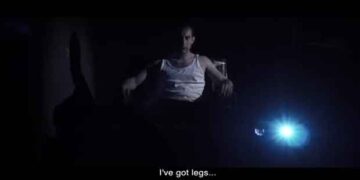 “Ο δικός μου Joker” – Η ταινία Χτυπώντας ένα περιστέρι του Φάνη Τοψαχαλίδη είναι online