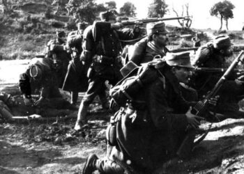 Τρισάγιο για τους πεσόντες στους Λαζαράδες, στο Σαραντάπορο και στα Στενά ‘’Πόρτες’’ των Σερβίων για την απελευθέρωση της Μακεδονίας,  στον Ιερό Ναό Αγίου Διονυσίου εν Ολύμπω Βελβεντού