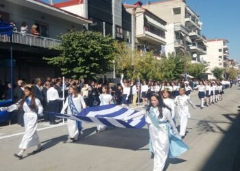 Πτολεμαΐδα: Θερμό χειροκρότημα στην παρέλαση για την επέτειο του “ΟΧΙ” (φωτο-video)