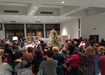 Με μία όμορφη γιορτή η Κοβεντάρειος Δημοτική Βιβλιοθήκη Κοζάνης άναψε το χριστουγεννιάτικο δέντρο της!