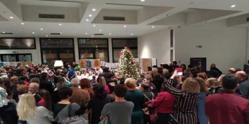 Με μία όμορφη γιορτή η Κοβεντάρειος Δημοτική Βιβλιοθήκη Κοζάνης άναψε το χριστουγεννιάτικο δέντρο της!