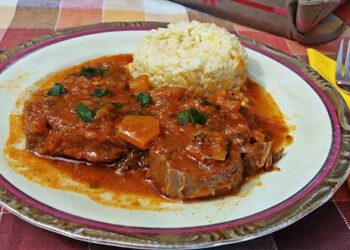 Μαγειρεύοντας με την Αρετή: Μοσχαράκι Κοκκινιστό!