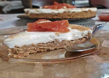 Μαγειρεύοντας με την Αρετή: Τάρτα Γιαουρτιού με γλυκό κυδώνι!