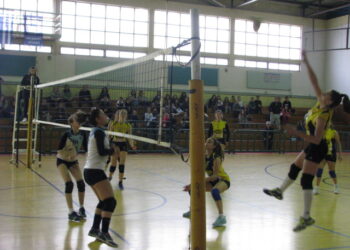 Βόλεϊ: Η Καστοριά πήρε το ντέρμπι των Κορασίδων με τον Αρίωνα