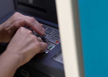 Τράπεζες: Ποιες χρεώσεις καταργούνται -Οι ανακοινώσεις Eurobank, Πειραιώς, Εθνικής, Alpha Bank