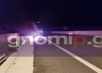 Γρεβενά: Αυτοκίνητο «λαμπάδιασε» εν κινήσει στην Εγνατία