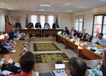 Ειδική συνεδρίαση για το μεταναστευτικό- προσφυγικό στη Φλώρινα- Αρνητική εισήγηση για τη φιλοξενία πλην οικογενειών- Το μήνυμα του Δημάρχου στους ξενοδόχους