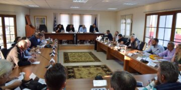 Ειδική συνεδρίαση για το μεταναστευτικό- προσφυγικό στη Φλώρινα- Αρνητική εισήγηση για τη φιλοξενία πλην οικογενειών- Το μήνυμα του Δημάρχου στους ξενοδόχους