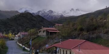 Έπεσαν τα πρώτα χιόνια στα ορεινά του Γράμμου!